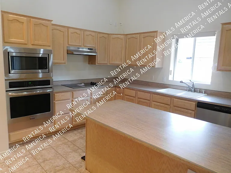 5747 N 105th Ln — Photo 19