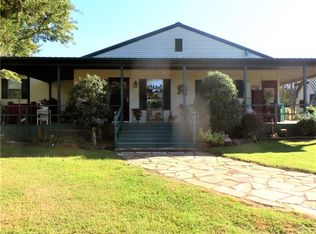 1704 W Walnut St, Tecumseh, OK 74873