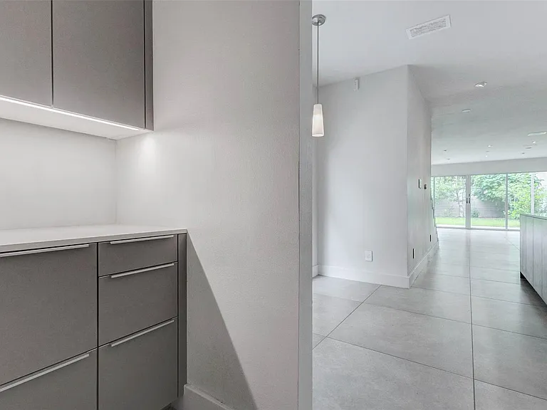 1222 Marconi St — Photo 36