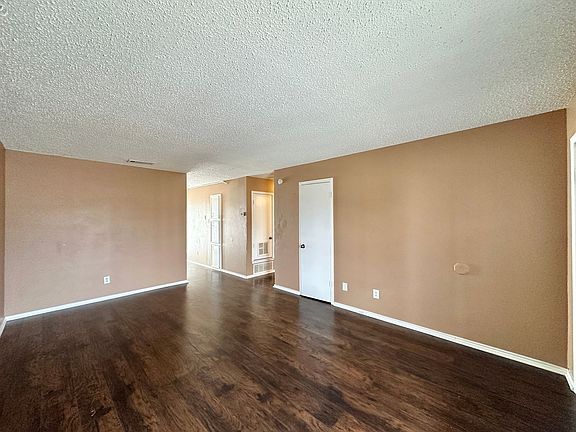 2nd image of 4807 Rainbow Cir APT D