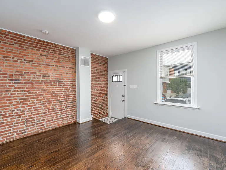 611 Oldham St — Photo 3