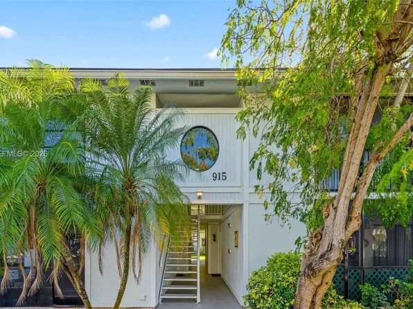 915 NE 199th St #20615, Miami, FL 33179