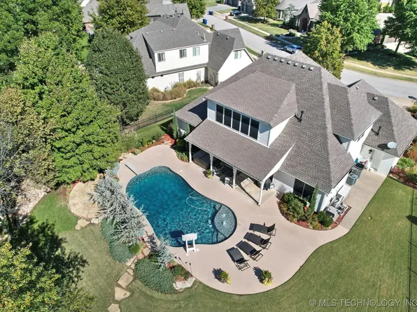 8117 E Freeport St, Broken Arrow, OK 74014