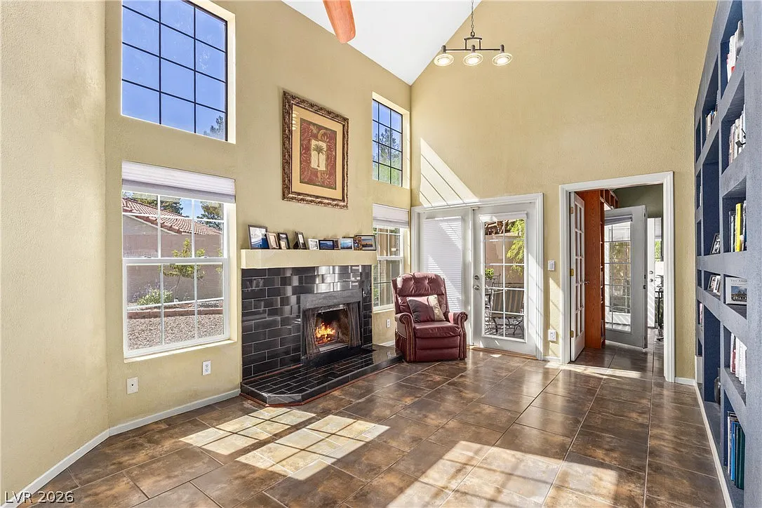 2 bed, 2.5 bath, 1395 sqft, $2,050 — Photo 4