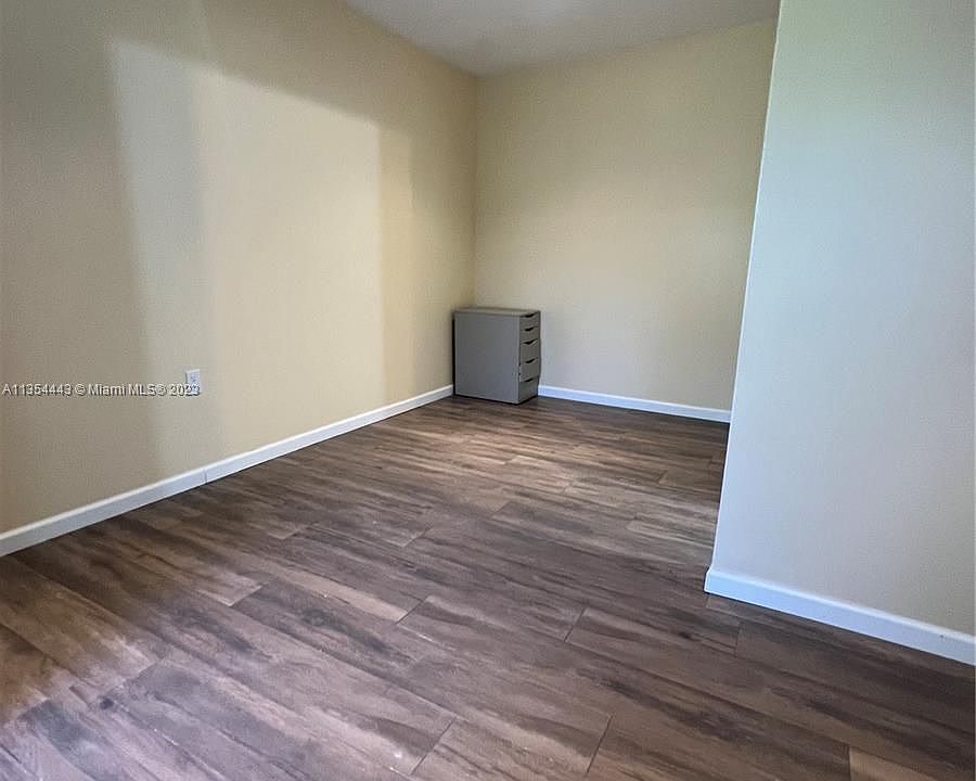 1st image of 18401 NE 21st Ave #0