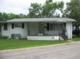 1098 Country Club Rd, Elgin, IL 60123