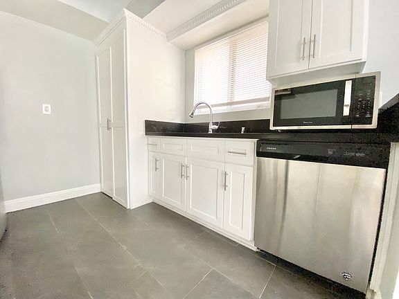 4th image of 744 S Harvard Blvd #309
