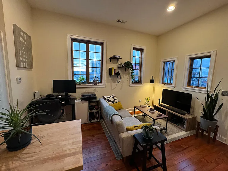 823 Randolph St NW #2 — Photo 5