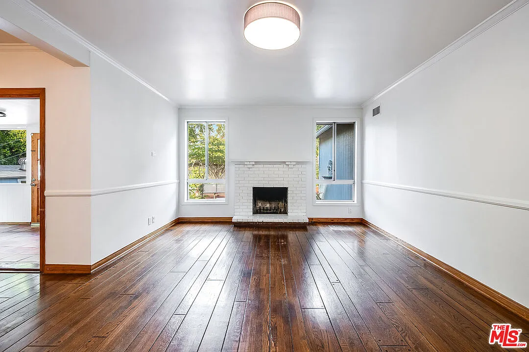 3 bed, 3.0 bath, 1665 sqft, $7,450 — Photo 4