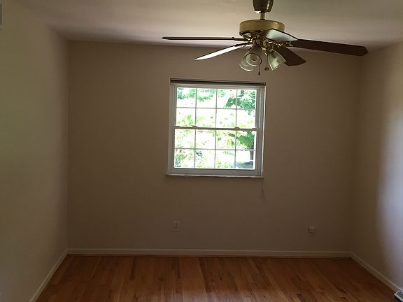 3rd image of 292 Ihle Dr