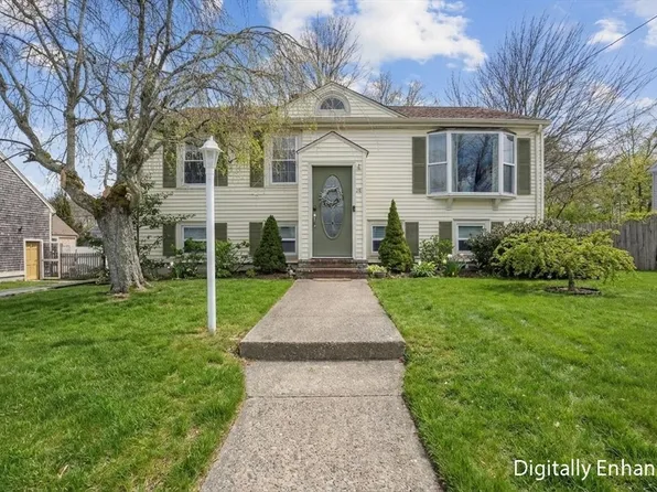 48 Bellevue St, Fairhaven, MA 02719