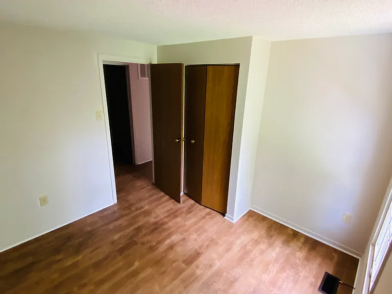 18 Lakeview Heights Dr — Photo 5