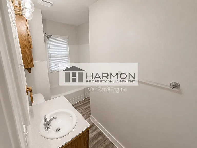4612 S Seneca St — Photo 5