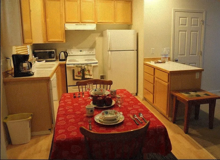 1297 NE 86th Way — Photo 4