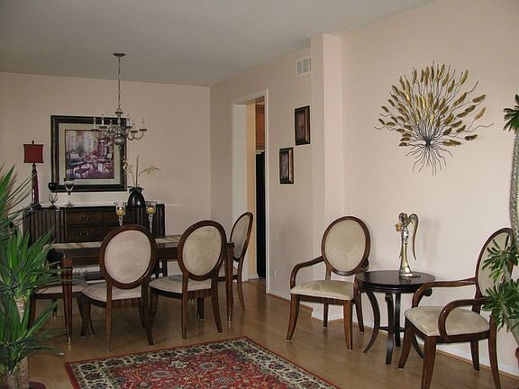 5th image of 11547 Glenn Cir
