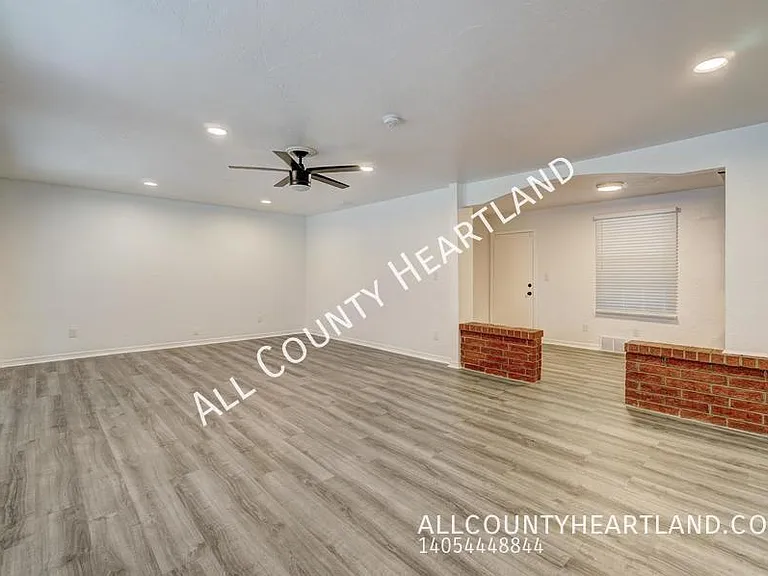817 Stahl Dr — Photo 4
