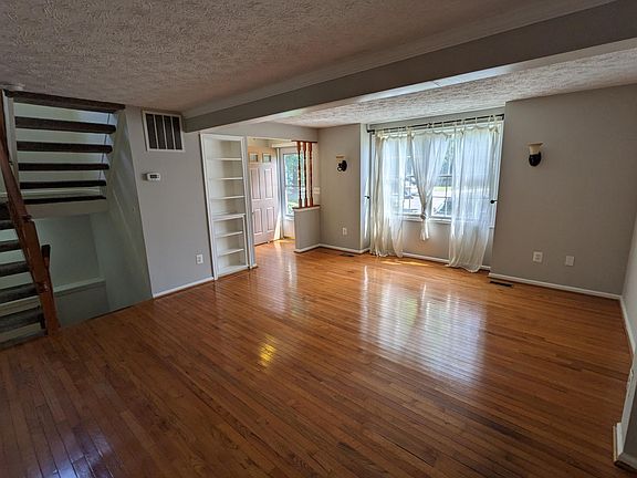 5th image of 1110 Floyd Pl