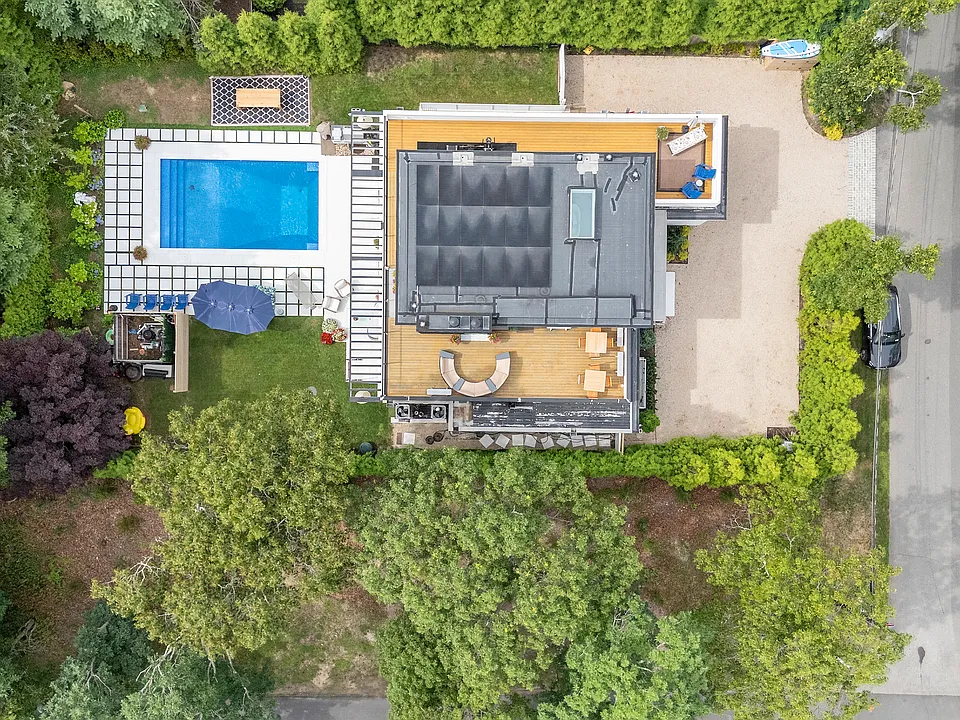 101 Montauk Blvd