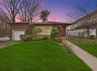 20903 85th Ave, Queens Village, NY 11427