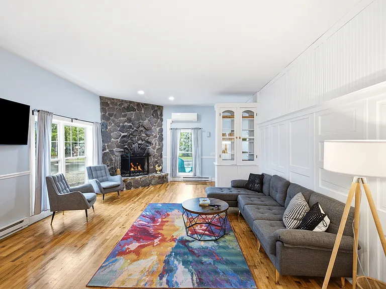 15775 Lakeshore Rd #1 — Photo 16