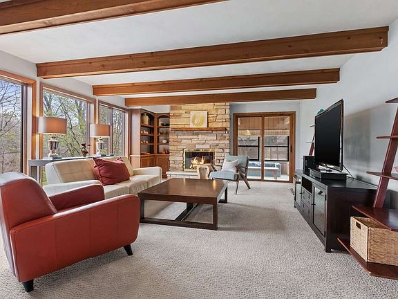Modern Sunfilled Family Room