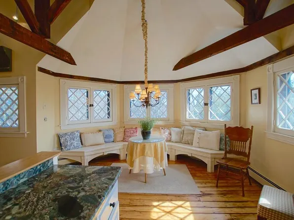 213 High St APT 5, Newburyport, MA 01950