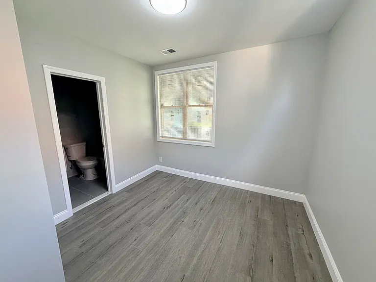 341 Grosvenor Ave #1 & 2 — Photo 18