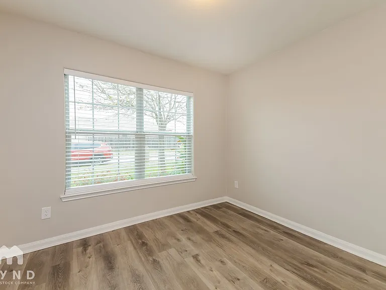 1014 Cottonwood Trl — Photo 13