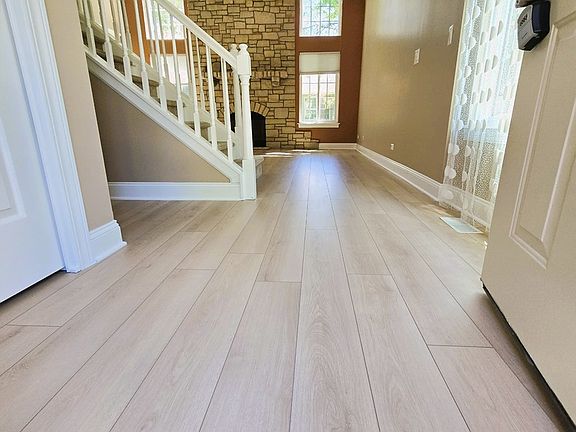 3rd image of 70 Townsend Cir
