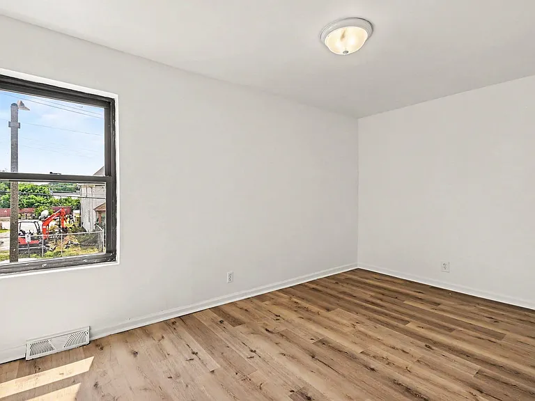 2629 Brannon Ave — Photo 10