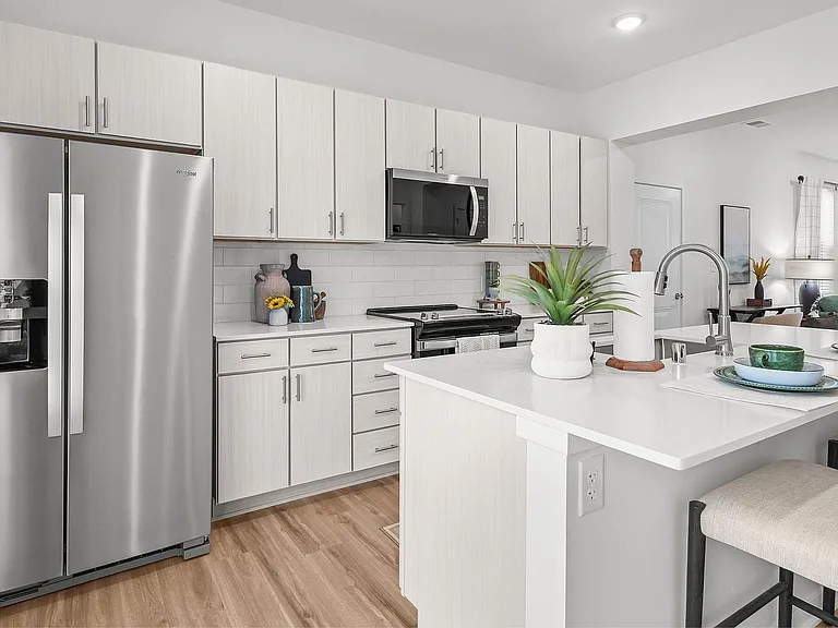 LEO at Bristol - Single Family Rental Homes — Photo 17