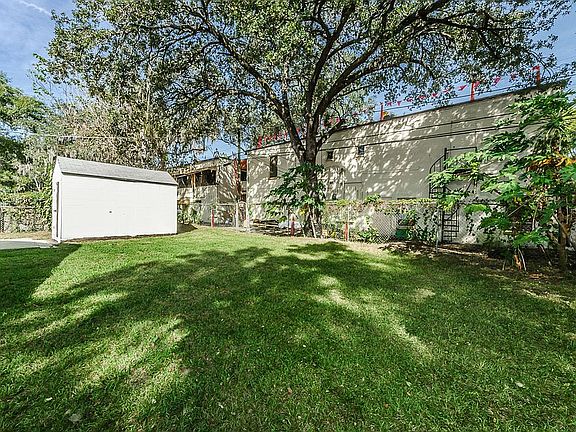 3rd image of 715 W Orient St