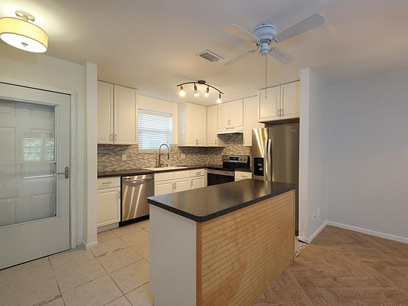 4th image of 6531 SE Federal Hwy APT J211