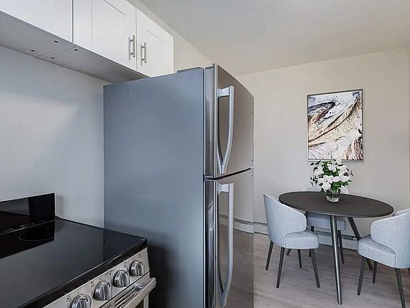 2nd image of 3211 Portnall Ave #9
