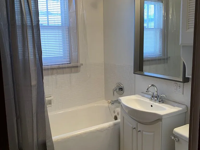 615 4th St NE — Photo 9