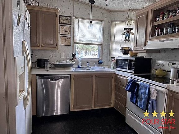 2nd image of 3124 Hickory Tree Ln #234