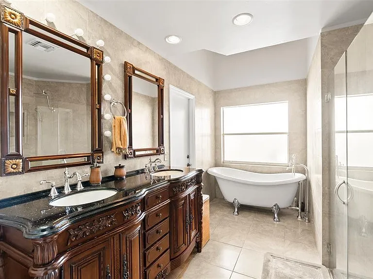 9505 Aegean Dr — Photo 18