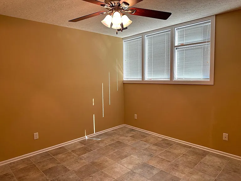 5214 Memorial Dr — Photo 13