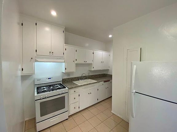 5th image of 1465 S Shenandoah St #1