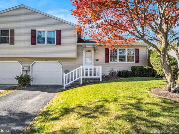 22 May Dr, Dillsburg, PA 17019