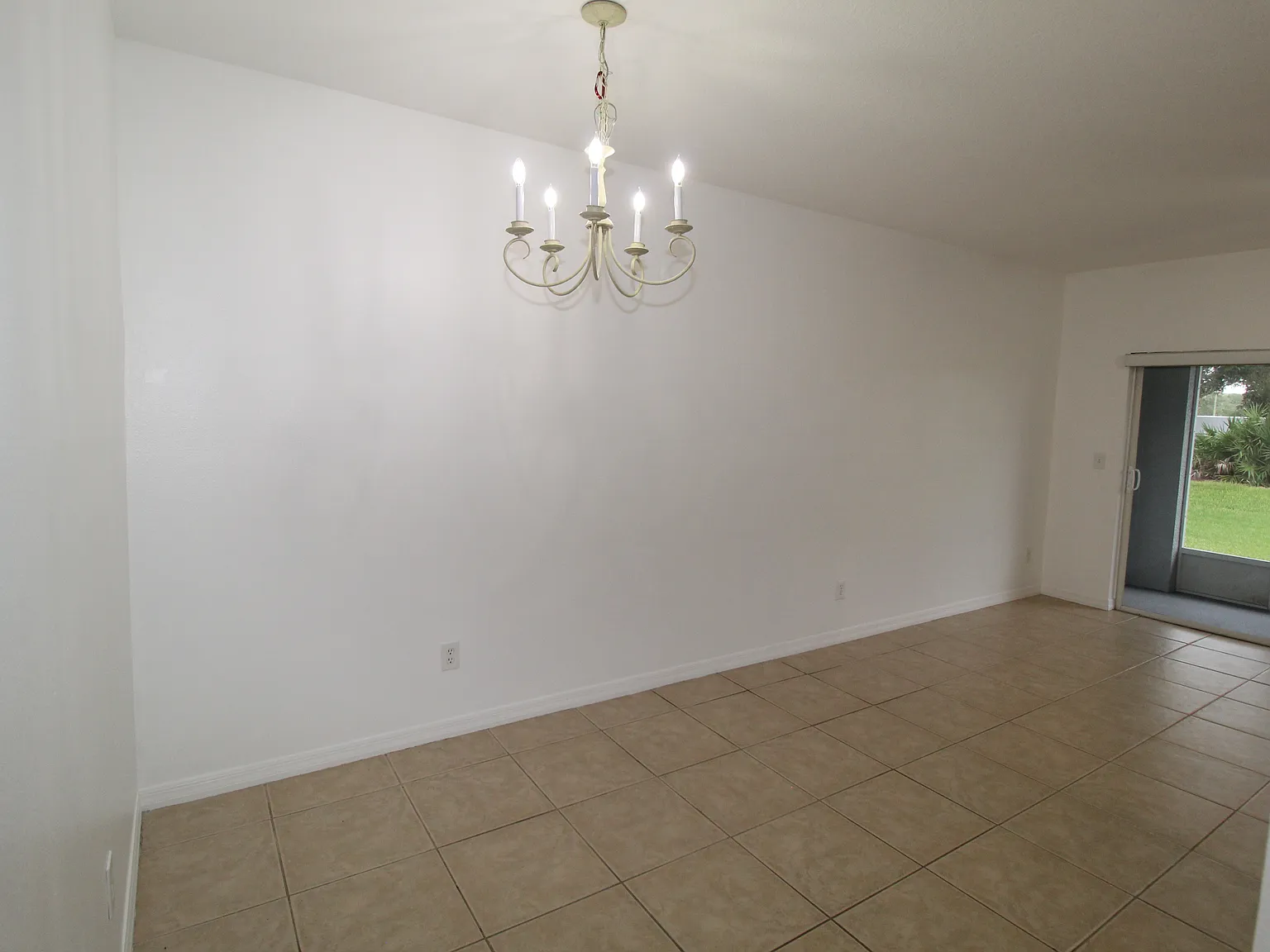 2 bed, 2.5 bath, 1202 sqft, $1,800 — Photo 3