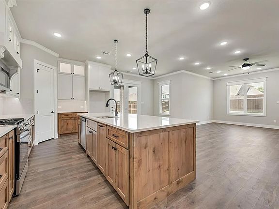 3rd image of 1327 Selby Rd