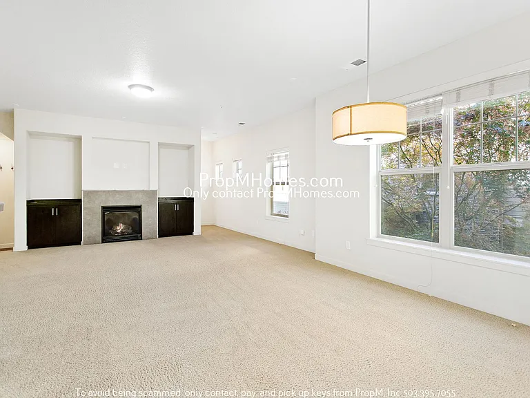 610 NE Garswood Ln — Photo 8