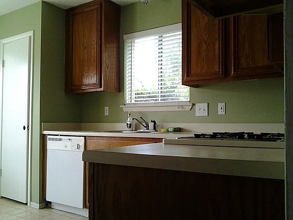 2nd image of 503 N Vista Dr