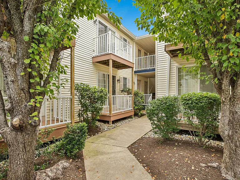 366 Potomac Dr — Photo 20