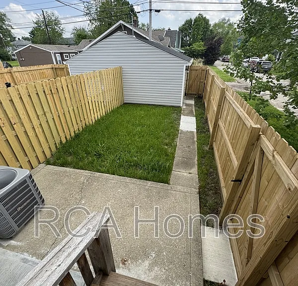2903 E Michigan St — Photo 19