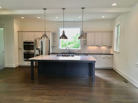 5th image of 106 Woodmont Cir