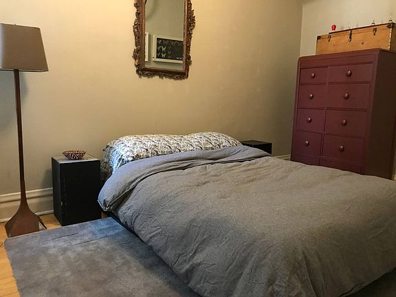 2nd image of 1469 W Catalpa Ave #1