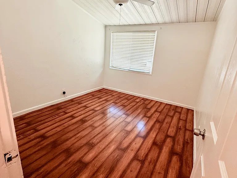 45503 Genoa Ave — Photo 9
