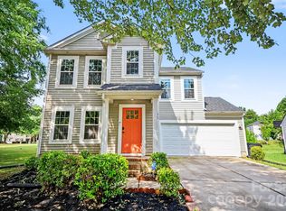 6111 Whispering Brook Ct, Charlotte, NC 28216